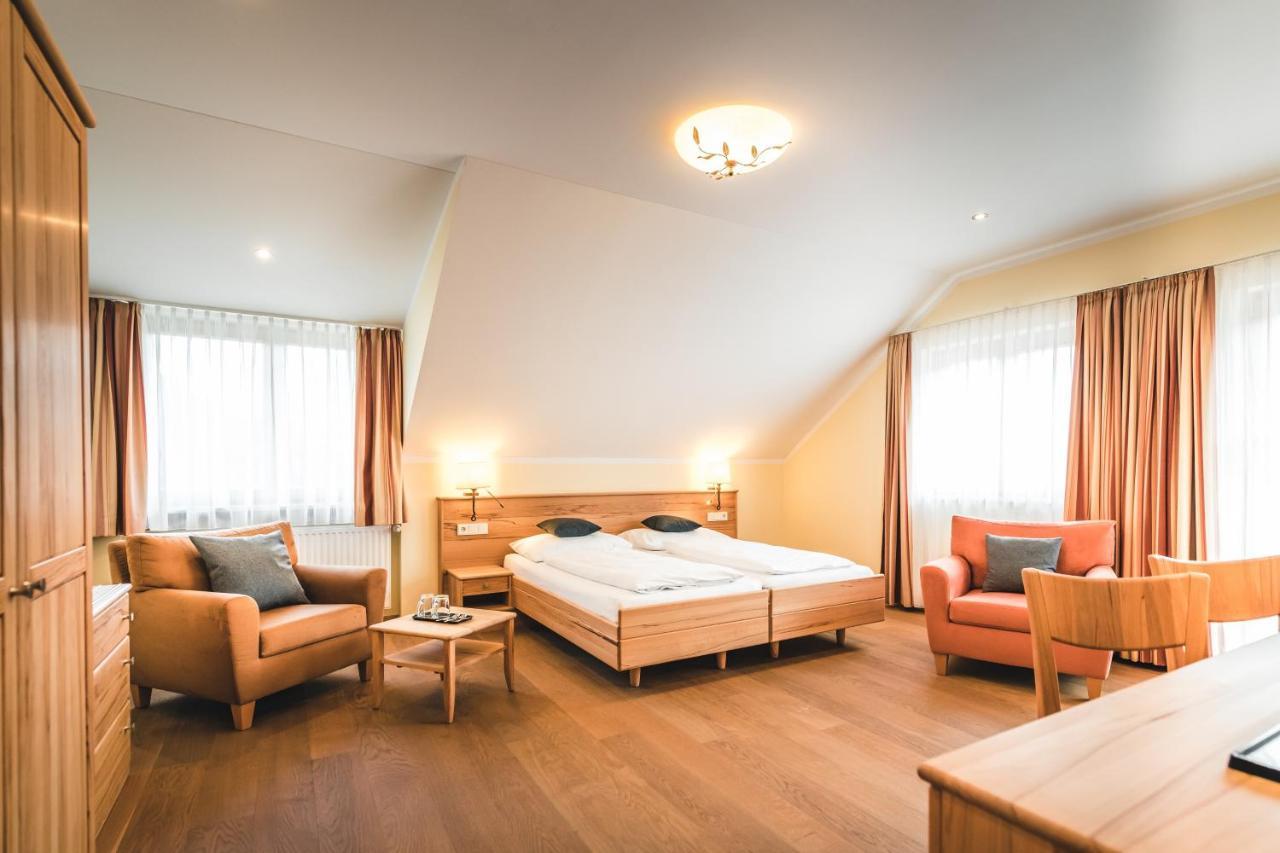 Das Salvator Iris Porsche Landhotel Friesach  Exterior foto